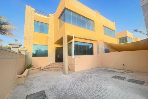 Villa de 5 chambres à Khalifa City, UAE No. 42542 8