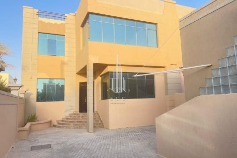 Villa de 5 chambres à Khalifa City, UAE No. 42542 3