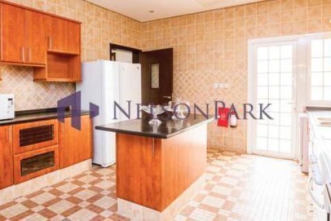 Villa de 4 dormitorios en Doha, Qatar No. 57620 7