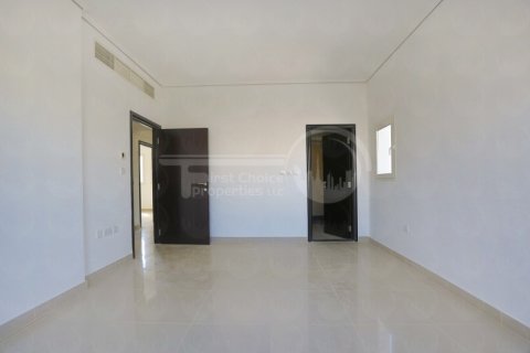5 bedrooms Villa in Al Reef, UAE No. 12319 8