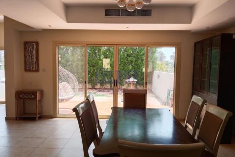 Townhouse de 3 dormitorios en Al Hamra Village, UAE No. 165431 7