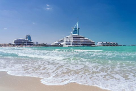 Villa de 6 chambres à Jumeirah 3, UAE No. 128985 9
