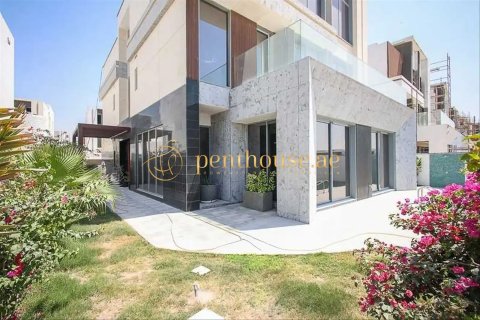Villa de 6 chambres à Golf City, UAE No. 128981