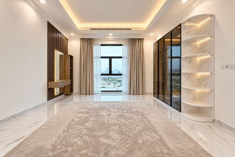 5 bedrooms Villa in Dubai, UAE No. 205808
