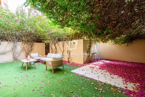 Apartment de 2 dormitorios en Old Town, UAE No. 129916