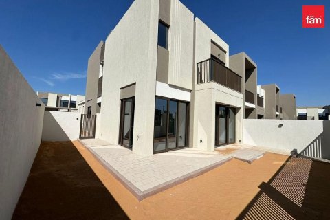 4 bedrooms Villa in Dubai, UAE No. 140401