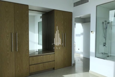 Apartment de 2 dormitorios en Corniche Road, UAE No. 24952 8