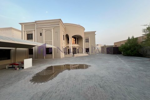 8 bedrooms Villa in Al Daayen, Qatar No. 56896 3