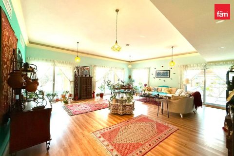 5 bedrooms Villa in Dubai, UAE No. 168576