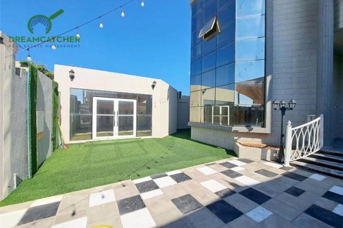 8 bedrooms Villa in Seih Al Ghubb, UAE No. 34189 31
