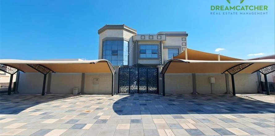 8 bedrooms Villa in Seih Al Ghubb, UAE No. 34189