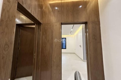 5 bedrooms Apartment in Riyadh, Saudi Arabia No. 60423 3