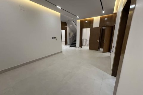 5 bedrooms Apartment in Riyadh, Saudi Arabia No. 60423 4