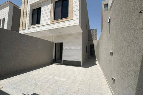 4 bedrooms Apartment in Riyadh, Saudi Arabia No. 60419