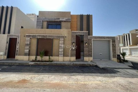 5 bedrooms Villa in Riyadh, Saudi Arabia No. 67520