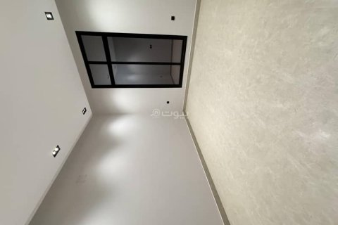 Villa de 5 chambres à Riyadh, Saudi Arabia No. 62634 10
