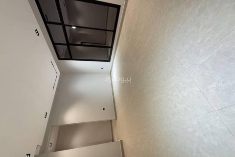 Villa de 5 chambres à Riyadh, Saudi Arabia No. 62634 12