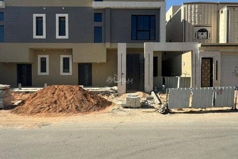 4 bedrooms Apartment in Riyadh, Saudi Arabia No. 62635
