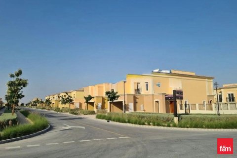 4 bedrooms Villa in Dubai, UAE No. 163689