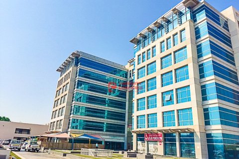 750m² Office in Dubai Investment Park, UAE No. 39642