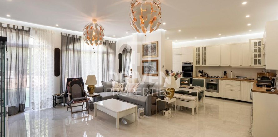 2 bedrooms Apartment in Dubai Land, UAE No. 192293