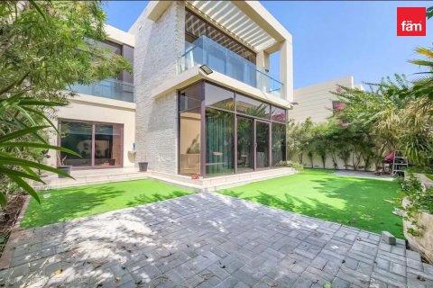 5 bedrooms Villa in Dubai, UAE No. 187833