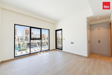 5 bedrooms Townhouse in Dubai, UAE No. 210813