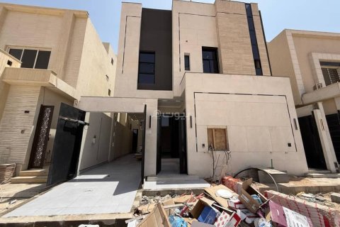 6 bedrooms Villa in Riyadh, Saudi Arabia No. 62579