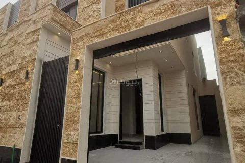 Villa de 5 dormitorios en Riyadh, Saudi Arabia No. 62578