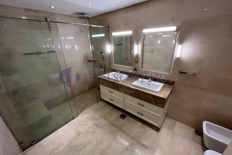 Villa de 6 dormitorios en Doha, Qatar No. 60823 23