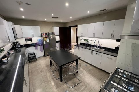 Villa de 6 dormitorios en Doha, Qatar No. 60823 11