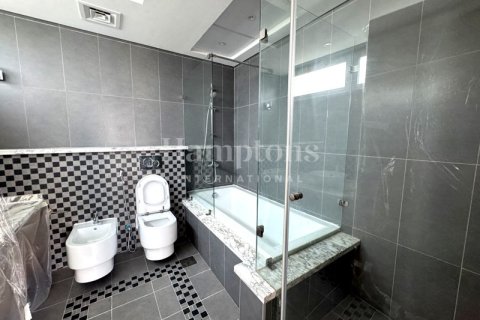 Вилла с 4 спальнями в Jumeirah Park Homes, ОАЭ №147973 12
