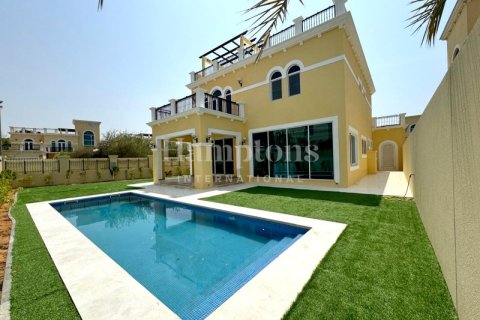 Вилла с 4 спальнями в Jumeirah Park Homes, ОАЭ №147973 3