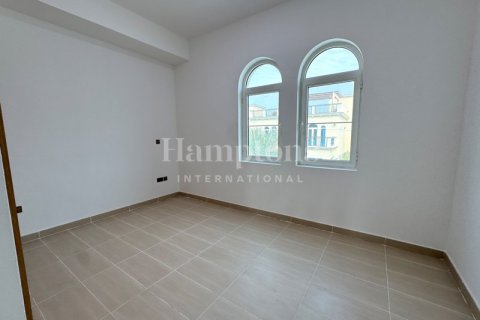 Вилла с 4 спальнями в Jumeirah Park Homes, ОАЭ №147973 6