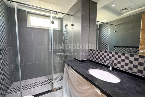 Вилла с 4 спальнями в Jumeirah Park Homes, ОАЭ №147973 9