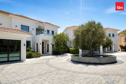 Вилла с 7 спальнями в Jumeirah Islands, ОАЭ №205575