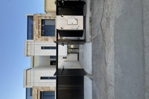 3 bedrooms Apartment in Riyadh, Saudi Arabia No. 62518