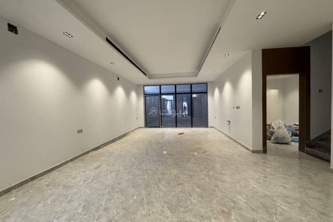 Villa de 5 dormitorios en Riyadh, Saudi Arabia No. 62519 14