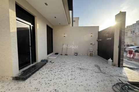 Villa de 5 dormitorios en Riyadh, Saudi Arabia No. 62519 8