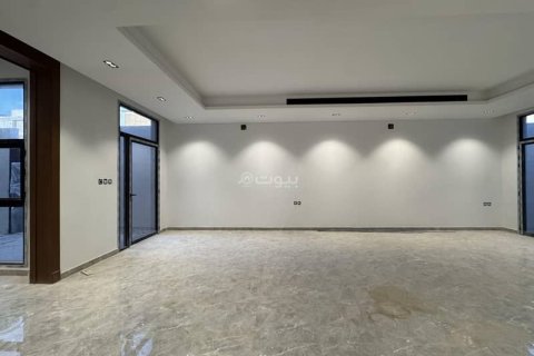 Villa de 5 dormitorios en Riyadh, Saudi Arabia No. 62519 17