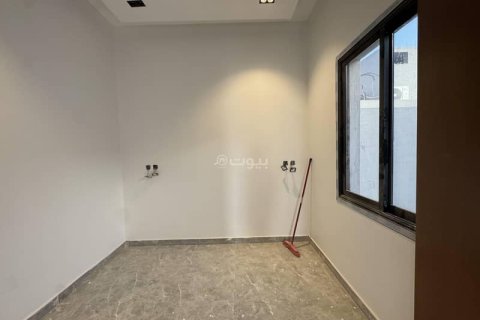 Villa de 5 dormitorios en Riyadh, Saudi Arabia No. 62519 31