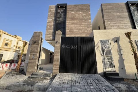 Villa de 5 dormitorios en Riyadh, Saudi Arabia No. 62519 4