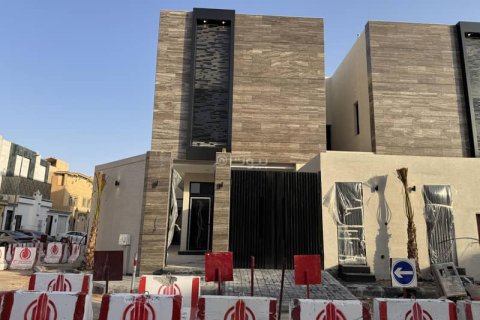 Villa de 5 dormitorios en Riyadh, Saudi Arabia No. 62519 5