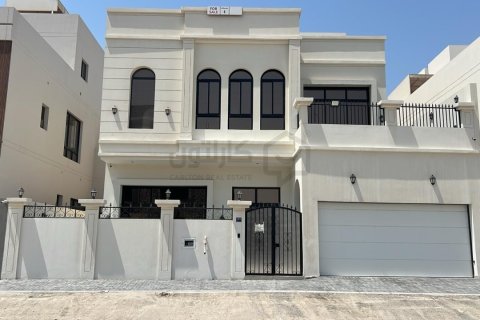 Вилла с 5 спальнями в Bani Jamra, Бахрейн №105448