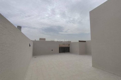 5 bedrooms Villa in Riyadh, Saudi Arabia No. 60063 21