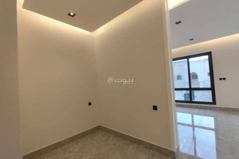 5 bedrooms Villa in Riyadh, Saudi Arabia No. 60063 13
