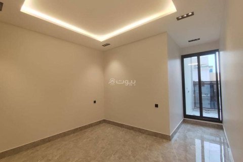 5 bedrooms Villa in Riyadh, Saudi Arabia No. 60063 18