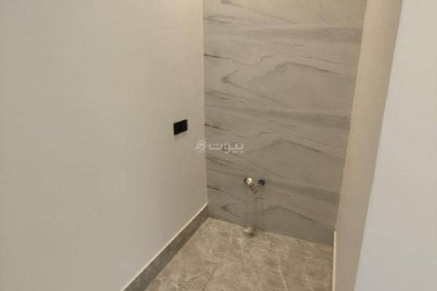 5 bedrooms Villa in Riyadh, Saudi Arabia No. 60063 19