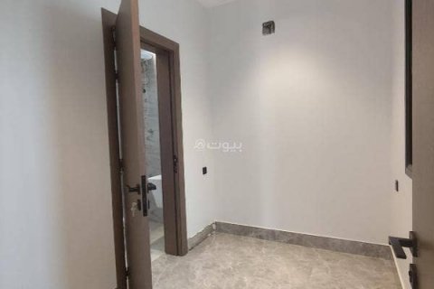 5 bedrooms Villa in Riyadh, Saudi Arabia No. 60063 23