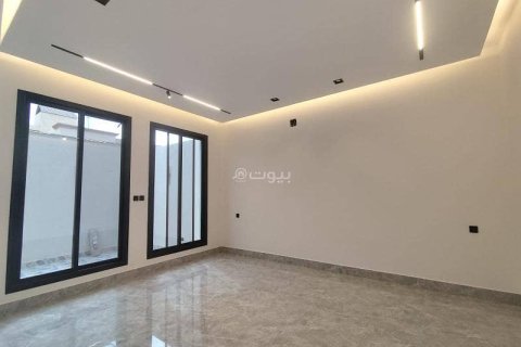 5 bedrooms Villa in Riyadh, Saudi Arabia No. 60063 3